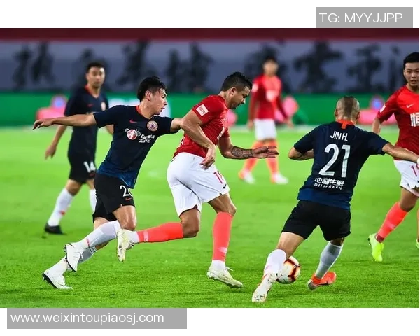 上海足球队以57分领跑精英赛积分榜展现强劲实力