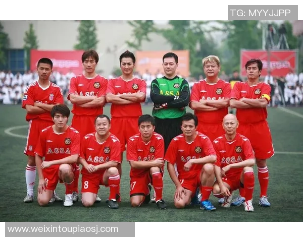 上海足球队领跑最新足球团队协作榜单前十名分析与展望 上海足球队领跑最新足球团队协作榜单前十名分析与展望