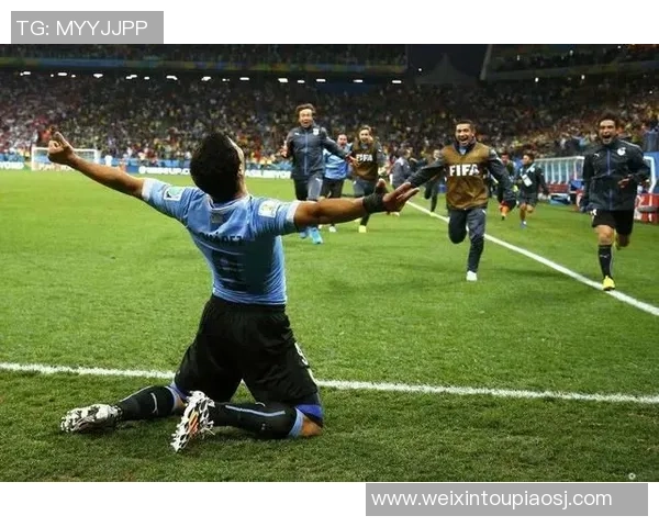 探索足球特体的奥秘与魅力揭示运动员身体素质与技术的完美结合 探索足球特体的奥秘与魅力揭示运动员身体素质与技术的完美结合