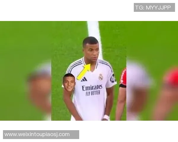 足球打到裆的尴尬瞬间让比赛气氛瞬间变得搞笑与紧张并存的奇妙体验 足球打到裆的尴尬瞬间让比赛气氛瞬间变得搞笑与紧张并存的奇妙体验