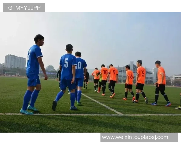 足球聪明的秘密:如何通过智慧与策略提升比赛表现与团队协作能力 足球聪明的秘密:如何通过智慧与策略提升比赛表现与团队协作能力