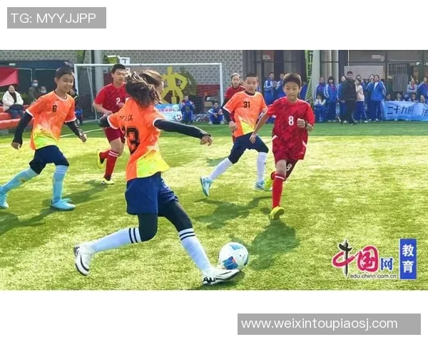 足球小学妹的成长之路:从校园小将到绿茵场上的闪耀明星 足球小学妹的成长之路:从校园小将到绿茵场上的闪耀明星